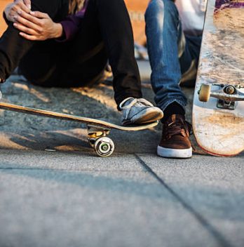 Les étapes pour apprendre à monter sur un skate board